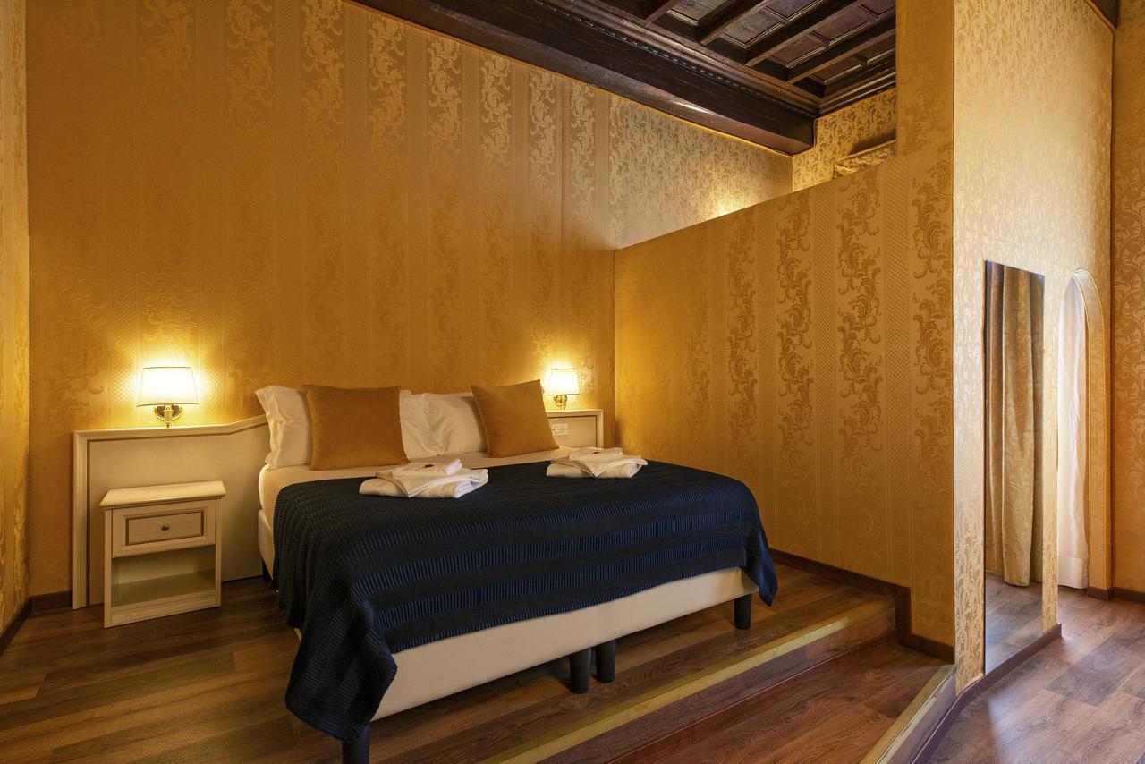 Canova Rooms In Spanish Steps Rome Exterior photo